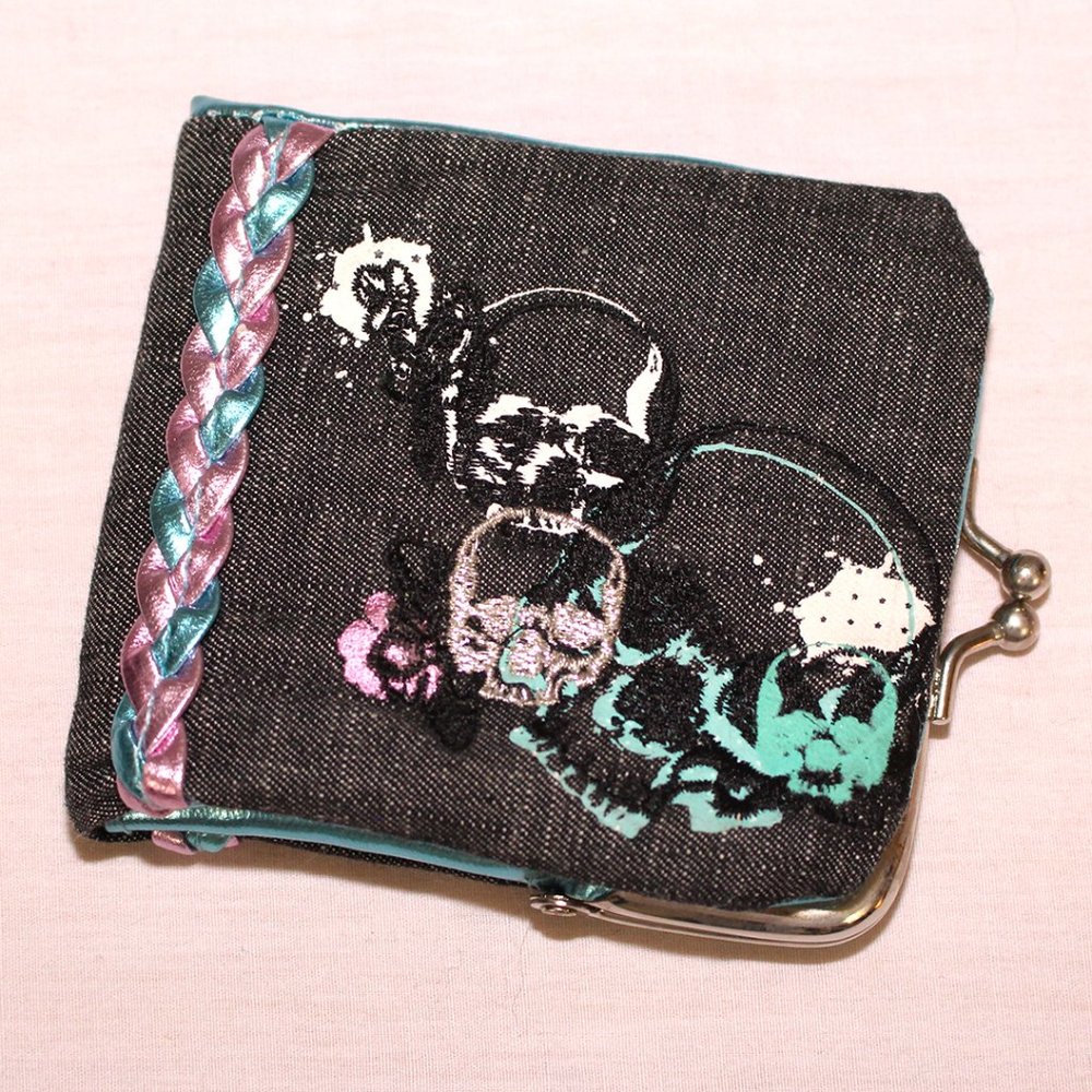 Loungefly skulls bifold wallet